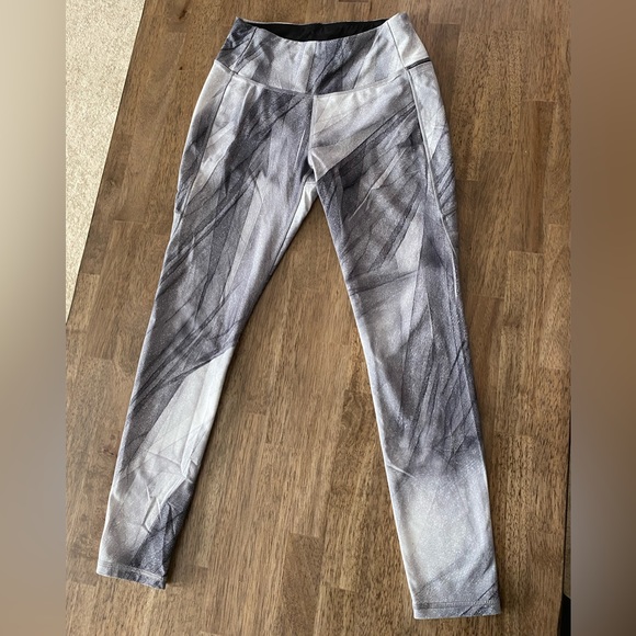 Calia| Small| black&white leggings| worn once or twice. Like new. - Picture 2 of 4